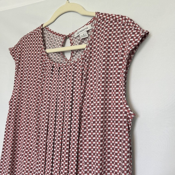 Liz Claiborne Whie Top with Chain Link style Pattern - Picture 2 of 8